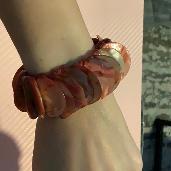 Shell bracelet - Picture 3 of 3